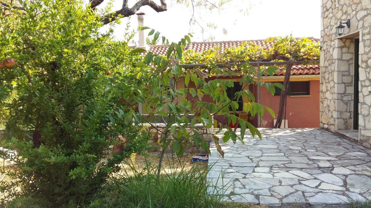 Villa The Stone House-Zacharatos Nikolaos Pouláta Exterior foto
