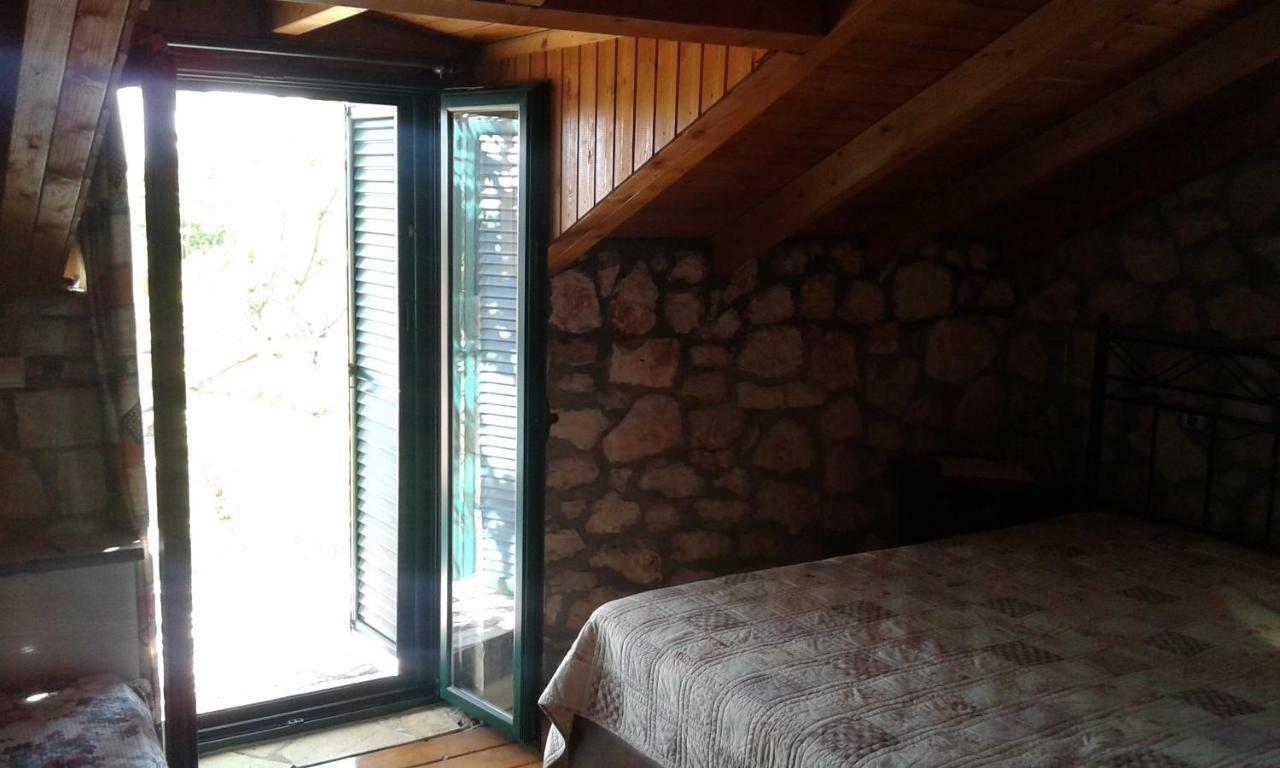 Villa The Stone House-Zacharatos Nikolaos Pouláta Exterior foto