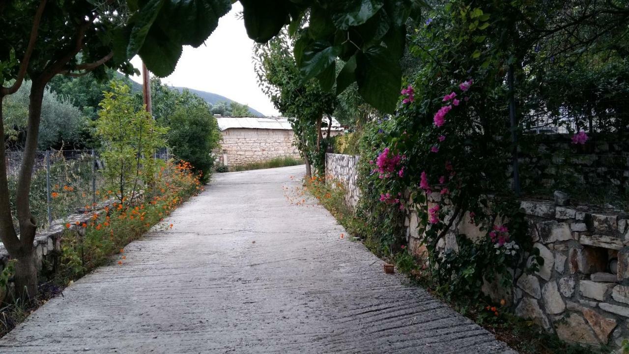Villa The Stone House-Zacharatos Nikolaos Pouláta Exterior foto